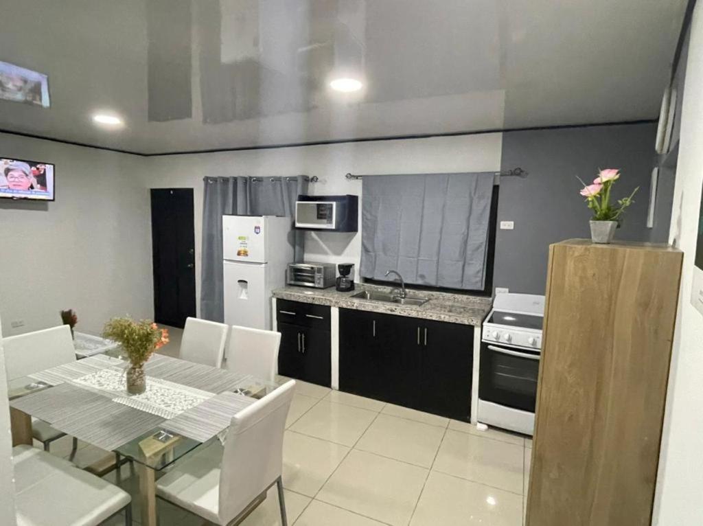 Apartamentos Cielo #1, Airport Juan Santamaria ألاخويلا المظهر الخارجي الصورة