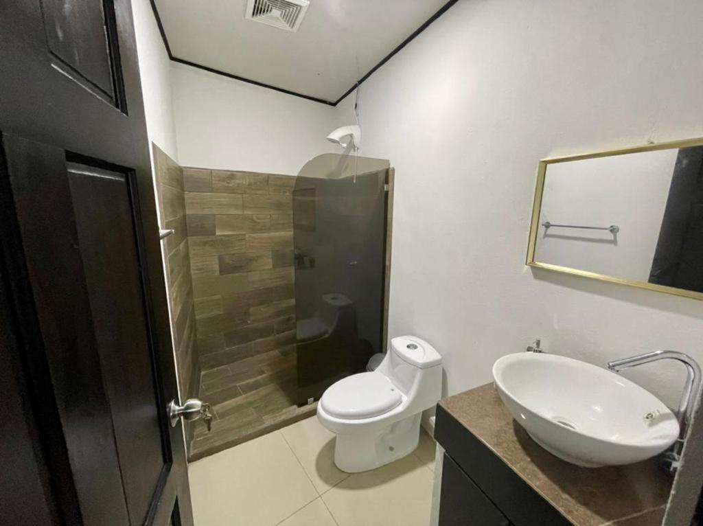 Apartamentos Cielo #1, Airport Juan Santamaria ألاخويلا المظهر الخارجي الصورة